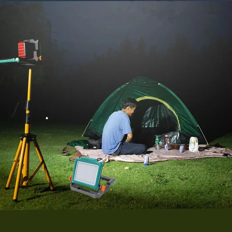 Proiettore da tavolo con luce  - Outdoor Lighting Milwaukee recensione e prezzo
