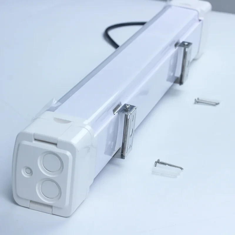 Lampada LED Lineare Tri-Proof  - Outdoor Lighting Warehouse recensione e prezzo